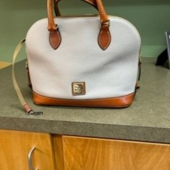 Dooney & Bourke - Purse - ONLY USED 1 TIME - Picture 1 of 7